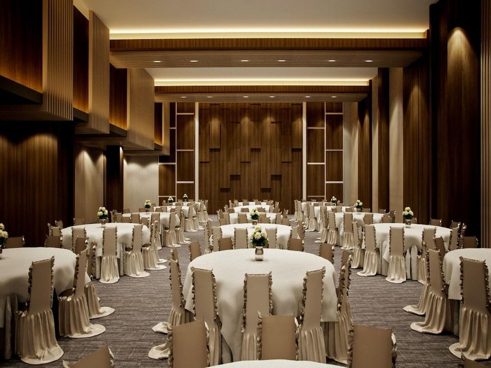 Aston Sidoarjo City Hotel & Conference Center Exterior foto