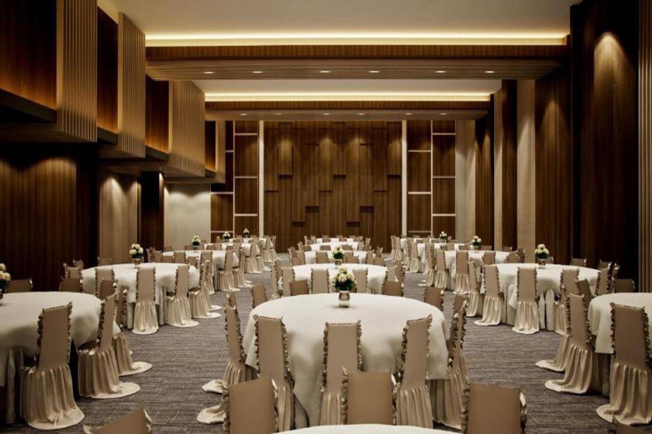 Aston Sidoarjo City Hotel & Conference Center Exterior foto